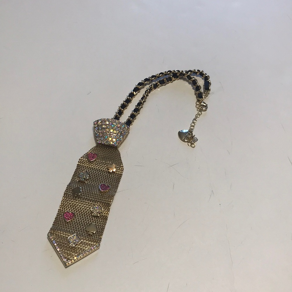 Betsey Johnson tie necklace